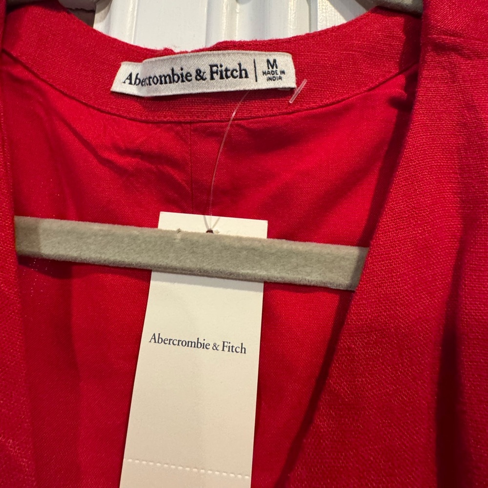 Abercrombie & Fitch red vest NWT - Picture 2 of 4